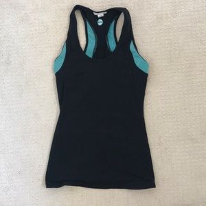 So low workout top black and blue